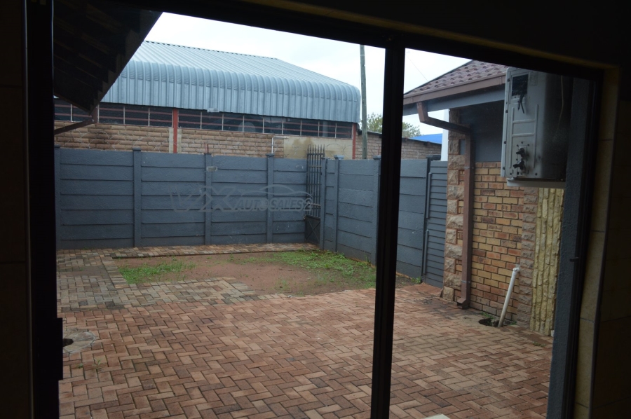 Commercial Property for Sale in Collerville North West